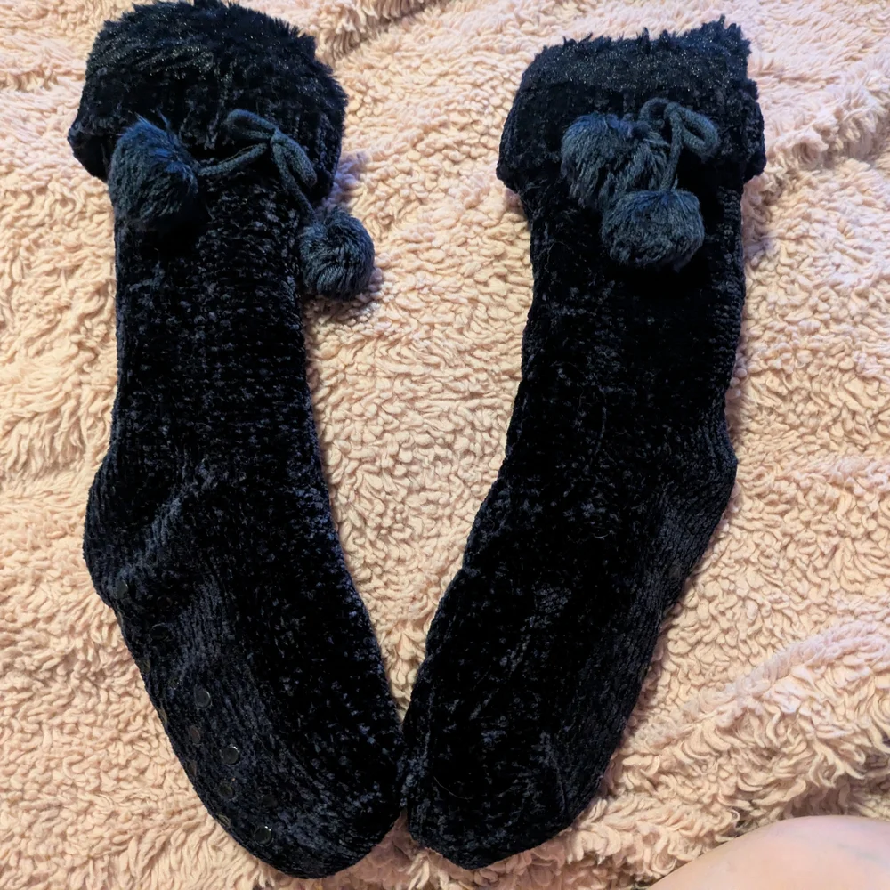 Jane And Bleecker Cozy Pom Pom Sock Slippers!